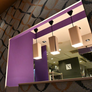 AIX:S（エックス）店内